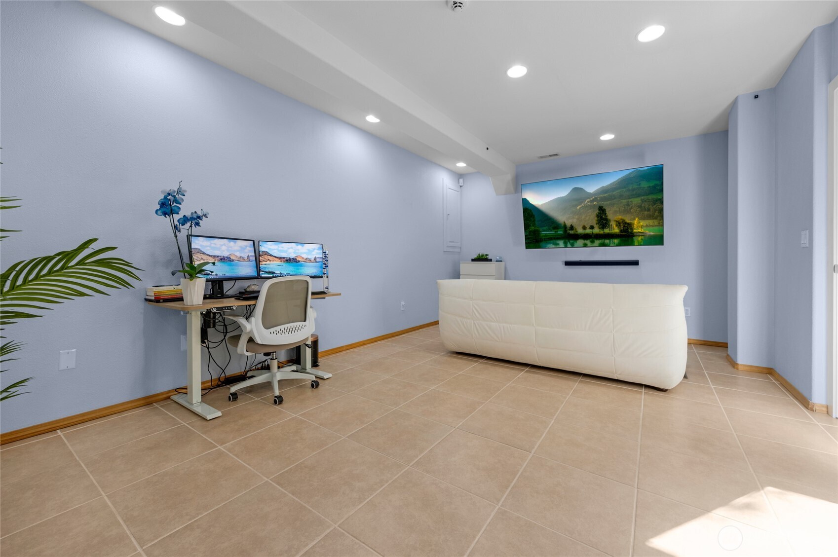 11628 50th Drive Southeast Everett, WA 98208 - Photo 11 of 37 a living room with furniture and a flat screen tv