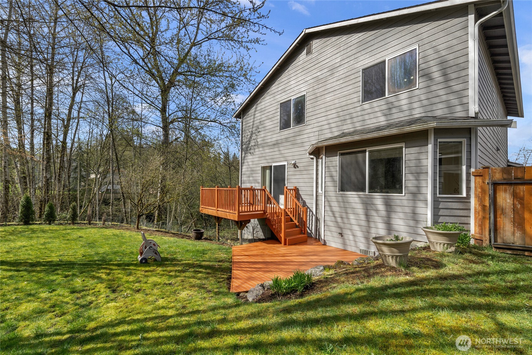 11628 50th Drive Southeast Everett, WA 98208 - Photo 2 of 37 a front view of a house with a yard