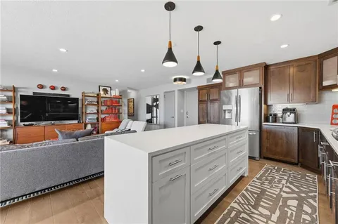 $749,000 | 221 West 48th Street, Unit 1402, Kansas City, MO 64112