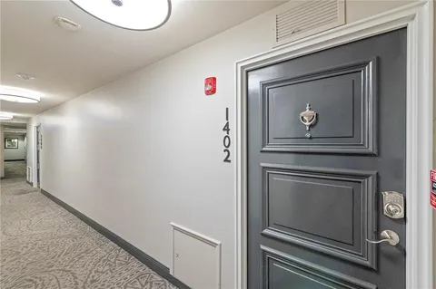 $749,000 | 221 West 48th Street, Unit 1402, Kansas City, MO 64112