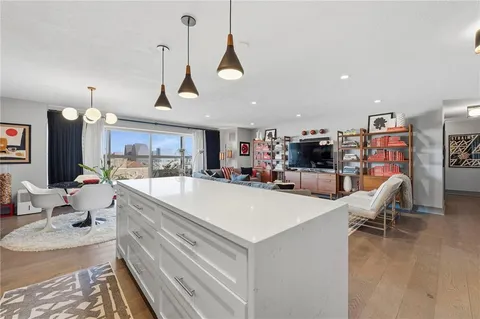 $749,000 | 221 West 48th Street, Unit 1402, Kansas City, MO 64112