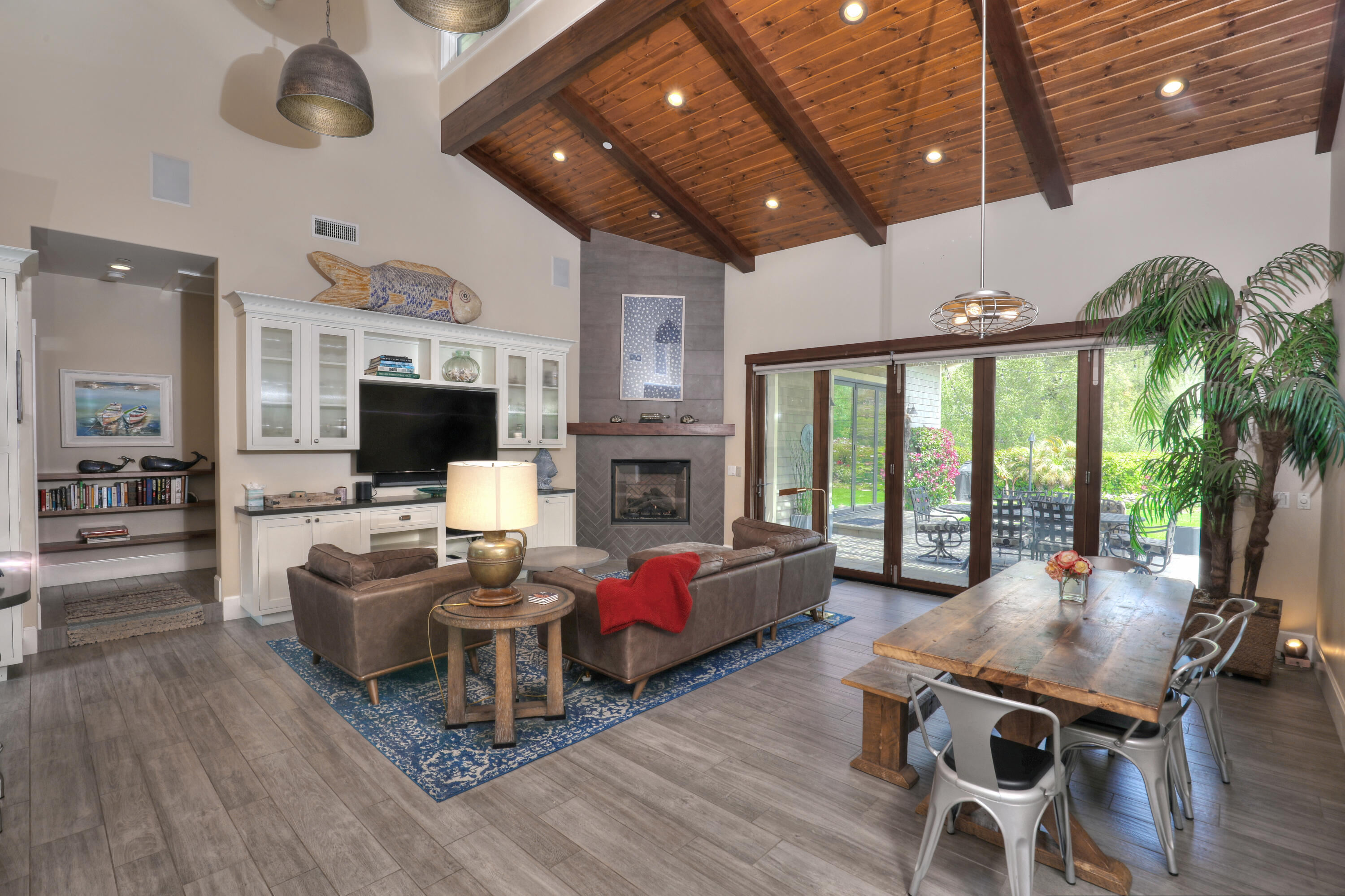 448 Alan Road Santa Barbara, CA 93109 - Photo 6 of 27 Living Room