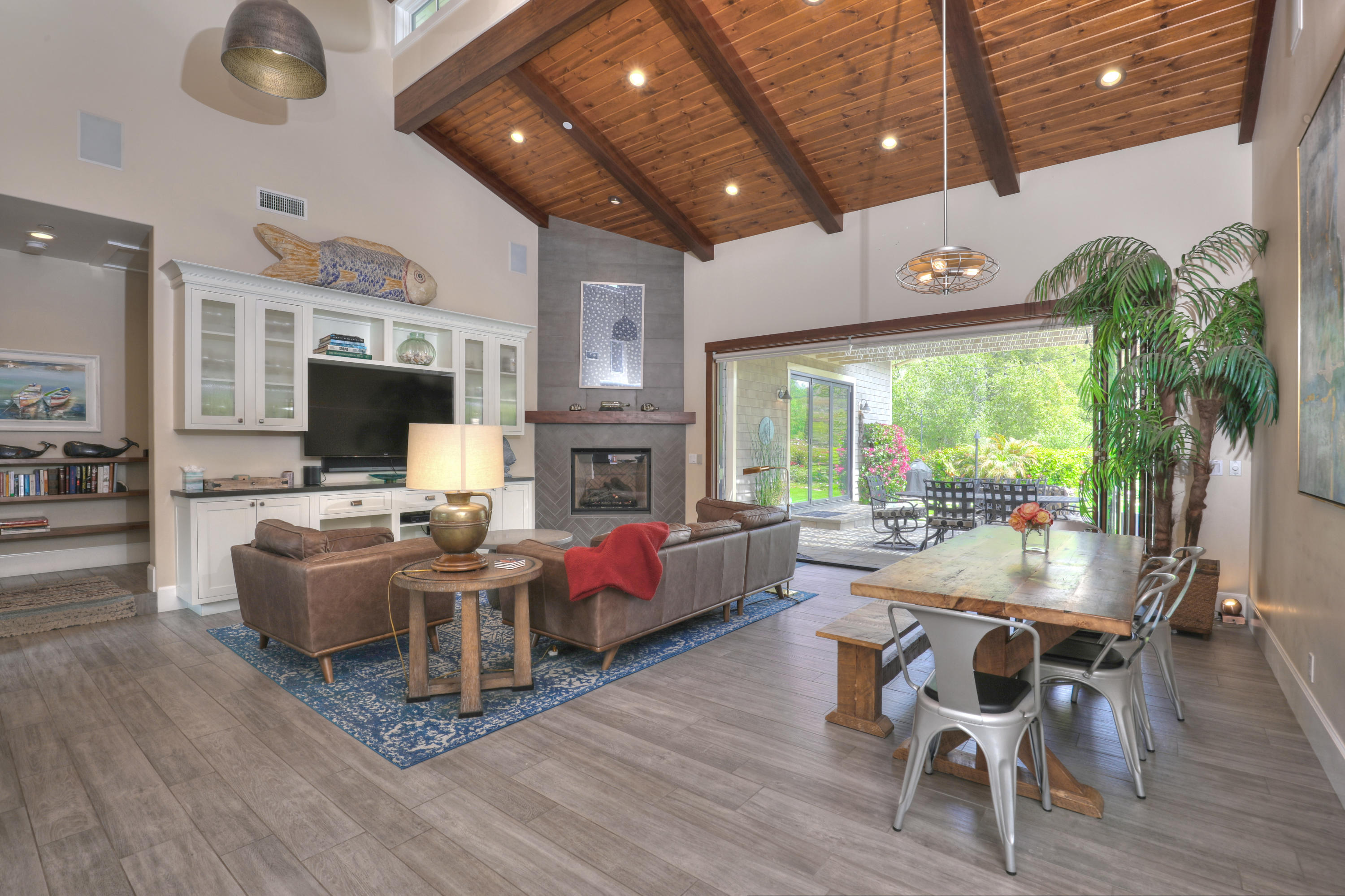 448 Alan Road Santa Barbara, CA 93109 - Photo 7 of 27 Living Room Doors Open