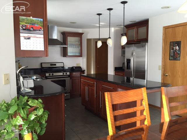 1156 Heatherwoode Road Flint, MI 48532 - Photo 6 of 30
