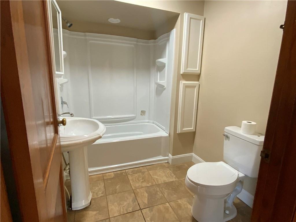 656 McClane Farm Road Washington, PA 15301 - Photo 7 of 14 Gallery Image 7