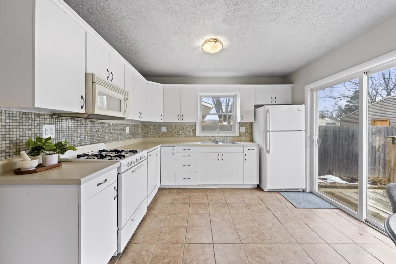 3007 Ruth Street Rockford, IL 61103 - Photo 9 of 24 Gallery Image 9