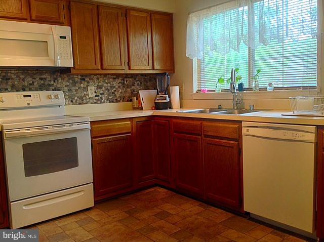 11412 Elmshorn Way Laurel, MD 20708 - Photo 13 of 30 Kitchen