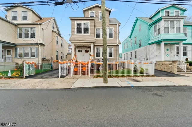 $2,900 | 337 Leslie Street, Unit 2, Newark, NJ 07112