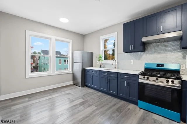 $2,900 | 337 Leslie Street, Unit 2, Newark, NJ 07112