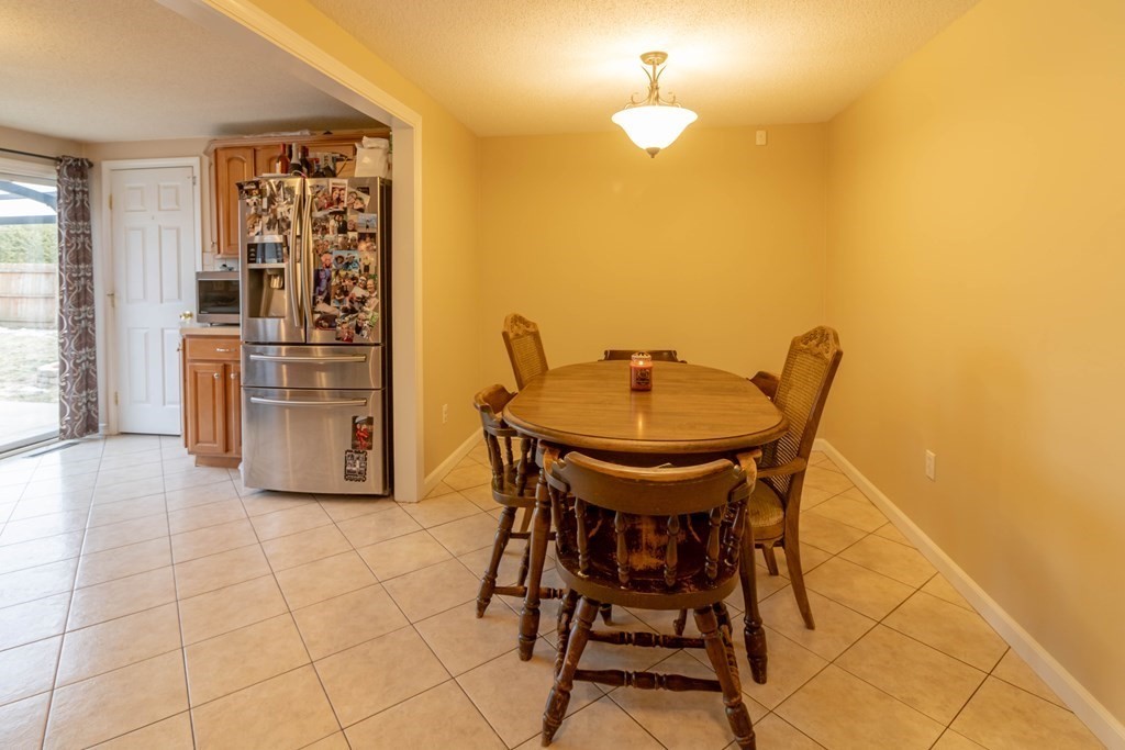 45 Wakefield Street Springfield, MA 01151 - Photo 8 of 24 Gallery Image 8