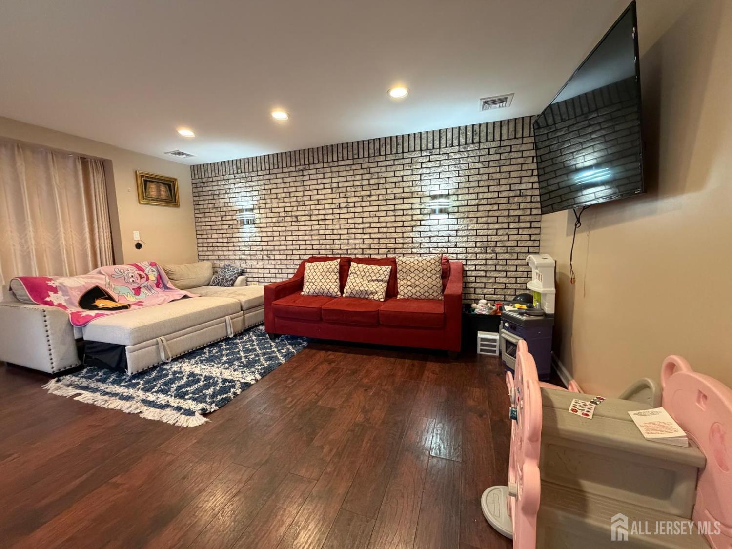 35 Clark Avenue Edison, NJ 08817 - Photo 7 of 35