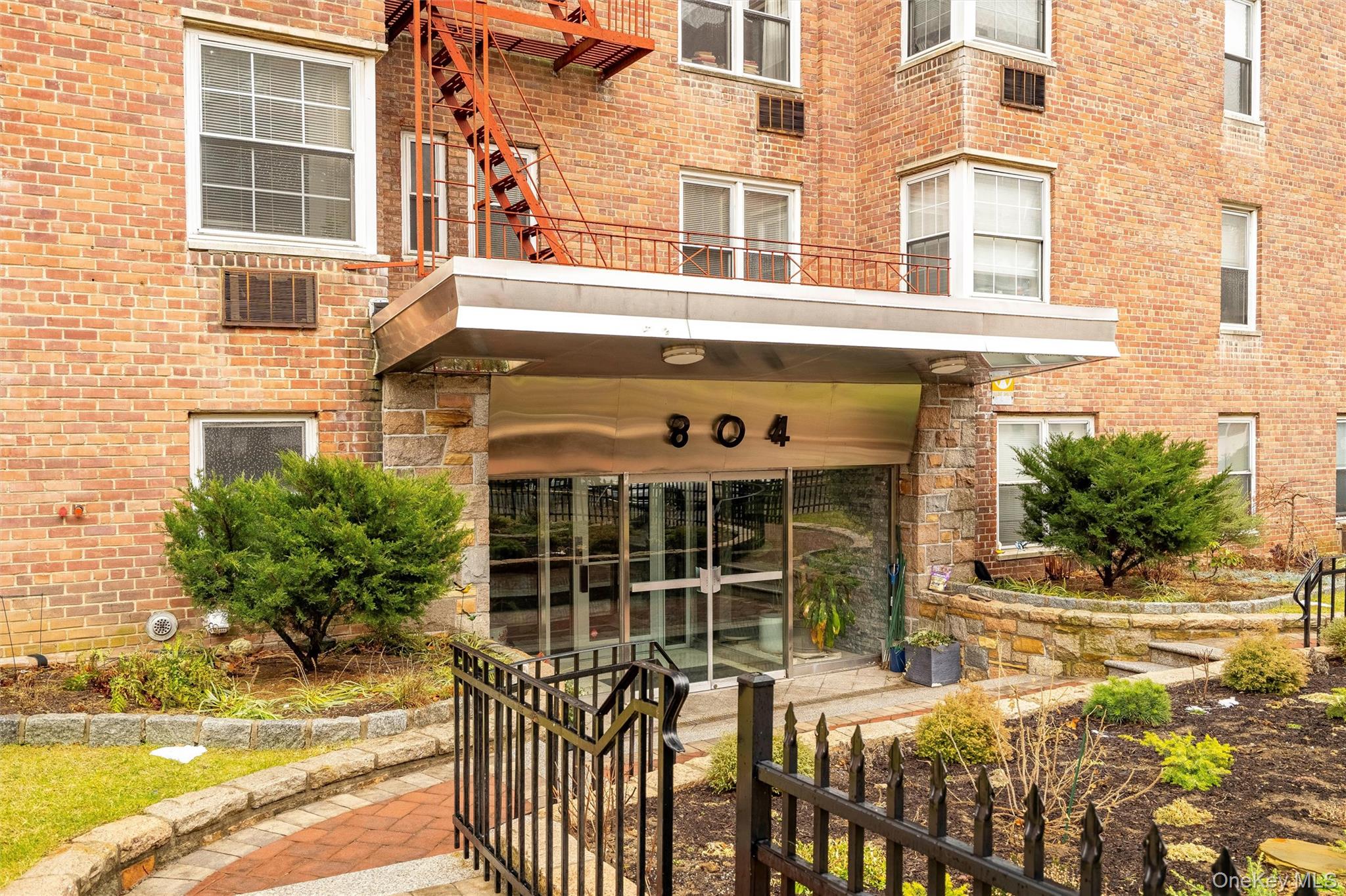 804 Bronx River Road, Unit 5A Bronxville, NY 10708 - Photo 2 of 16 Front of building
