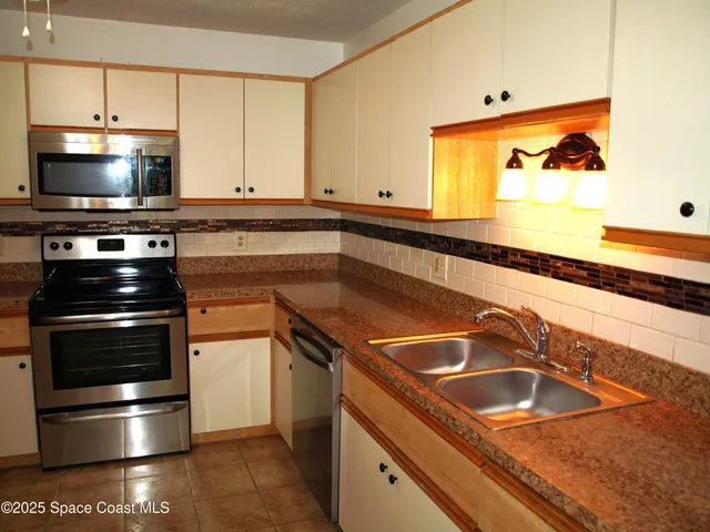 $1,700 | 831 Greenwood Manor Circle, Unit 8D, West Melbourne, FL 32904