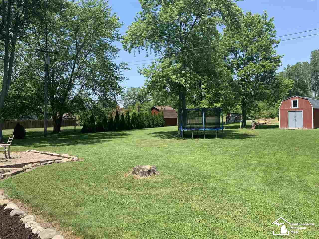 2627 Carleton Rockwood Road Carleton, MI 48117 - Photo 4 of 17 31385760-3.JPG