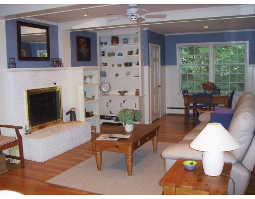 75 Kenilworth Road Wellesley, MA 02482 - Photo 4 of 9