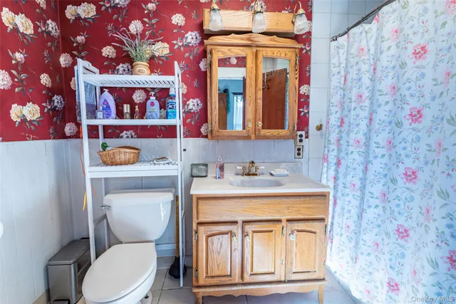 $869,999 | 155 McKee Street, Floral Park, NY 11001