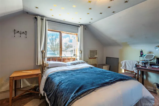 $869,999 | 155 McKee Street, Floral Park, NY 11001