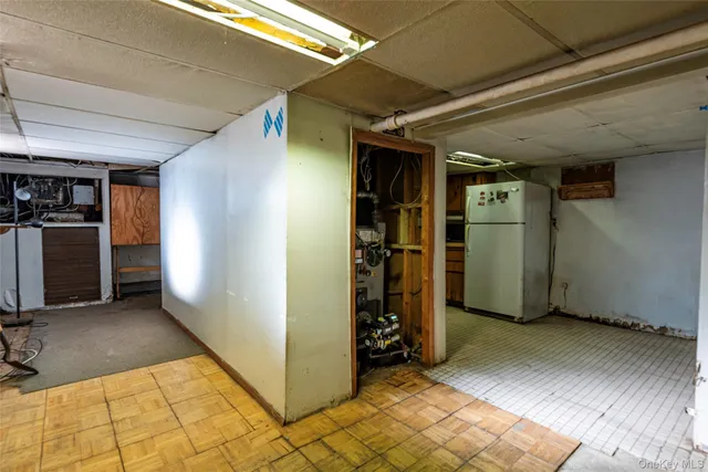 $869,999 | 155 McKee Street, Floral Park, NY 11001