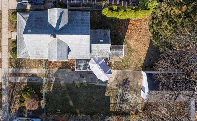 $869,999 | 155 McKee Street, Floral Park, NY 11001