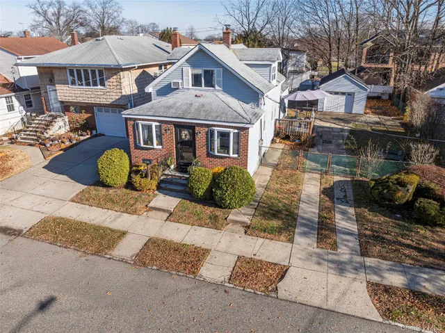 $869,999 | 155 McKee Street, Floral Park, NY 11001