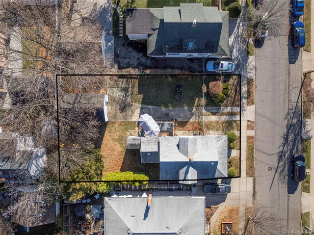 $869,999 | 155 McKee Street, Floral Park, NY 11001