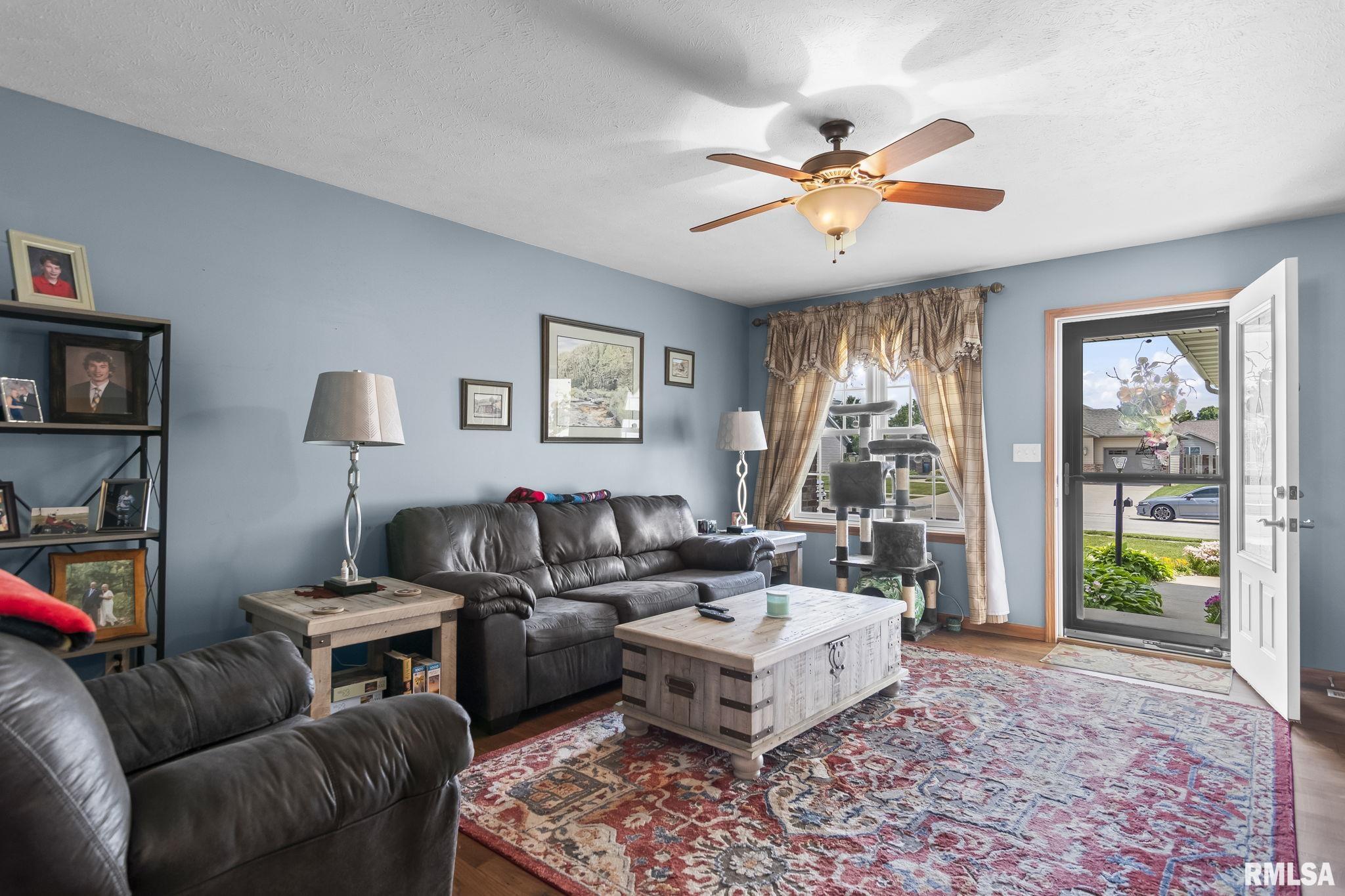 333 Butler Lane Chatham, IL 62629 - Photo 6 of 40