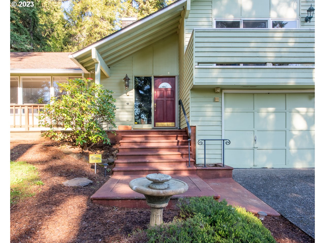 36621 Camp Creek Road Springfield, OR 97478 - Photo 6 of 47 a front view of a house