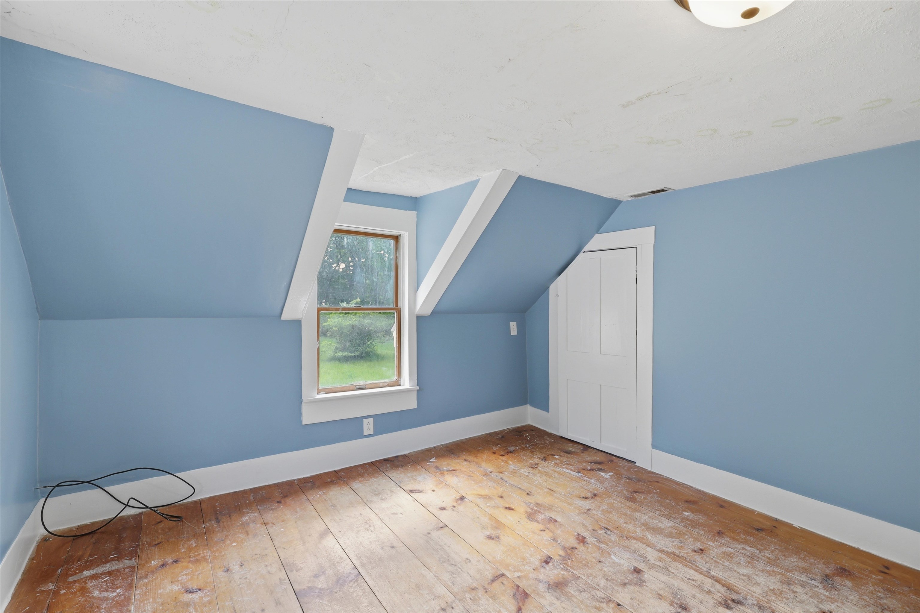 32 East Lull Place New Boston, NH 03070 - Photo 19 of 27