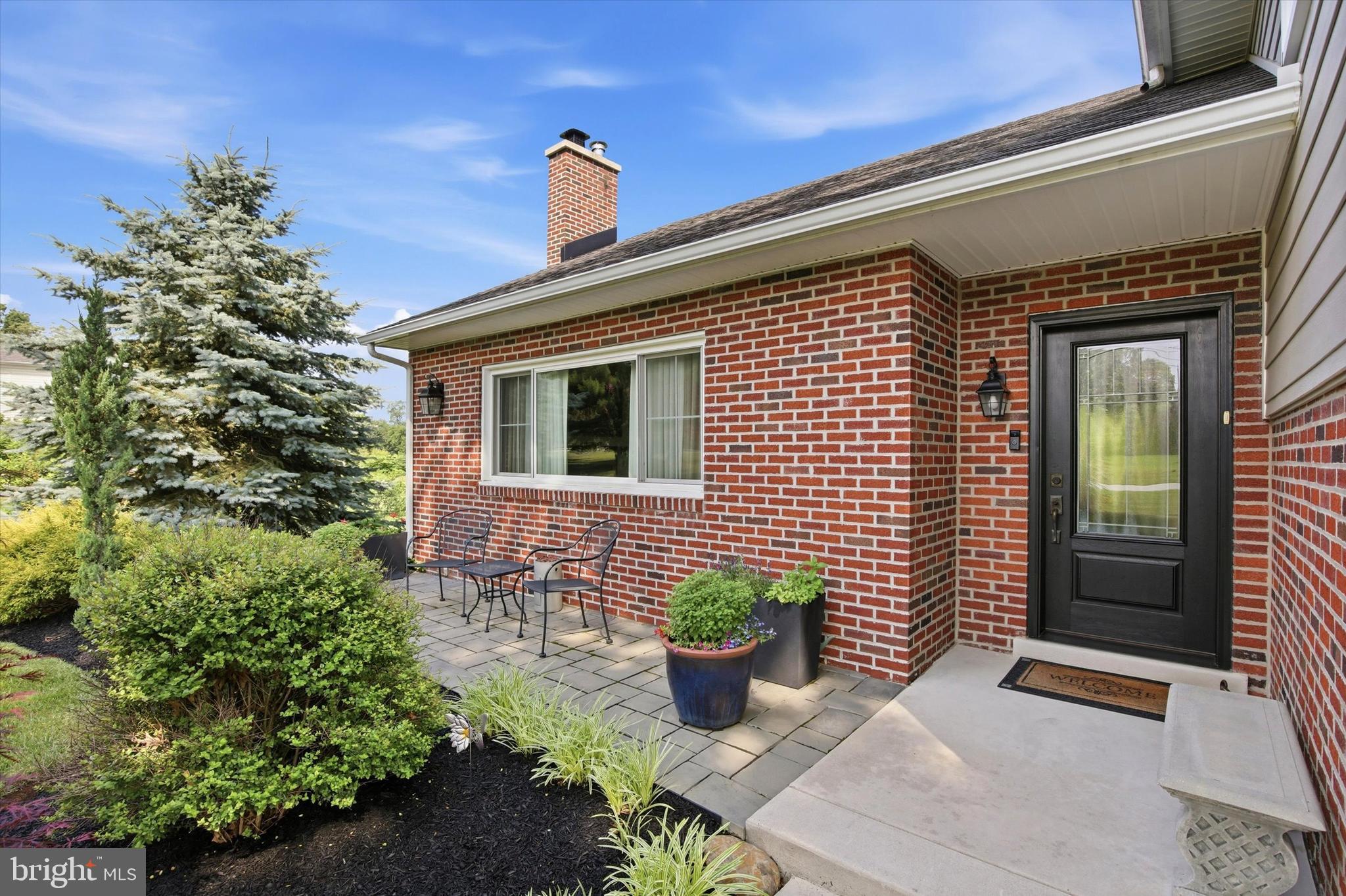 1317 Dell Road Norristown, PA 19403 - Photo 5 of 61 Front entry with private patio