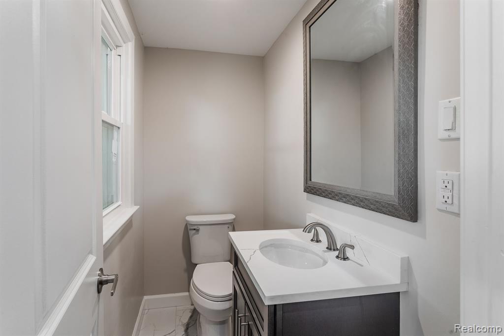 9 Ridge Road Pleasant Ridge, MI 48069 - Photo 20 of 33