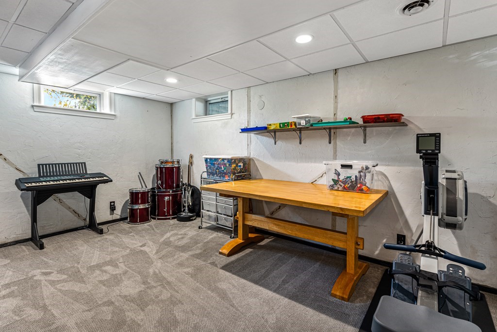 14 Hoover Road Northborough, MA 01532 - Photo 25 of 30 a room with gym equipment