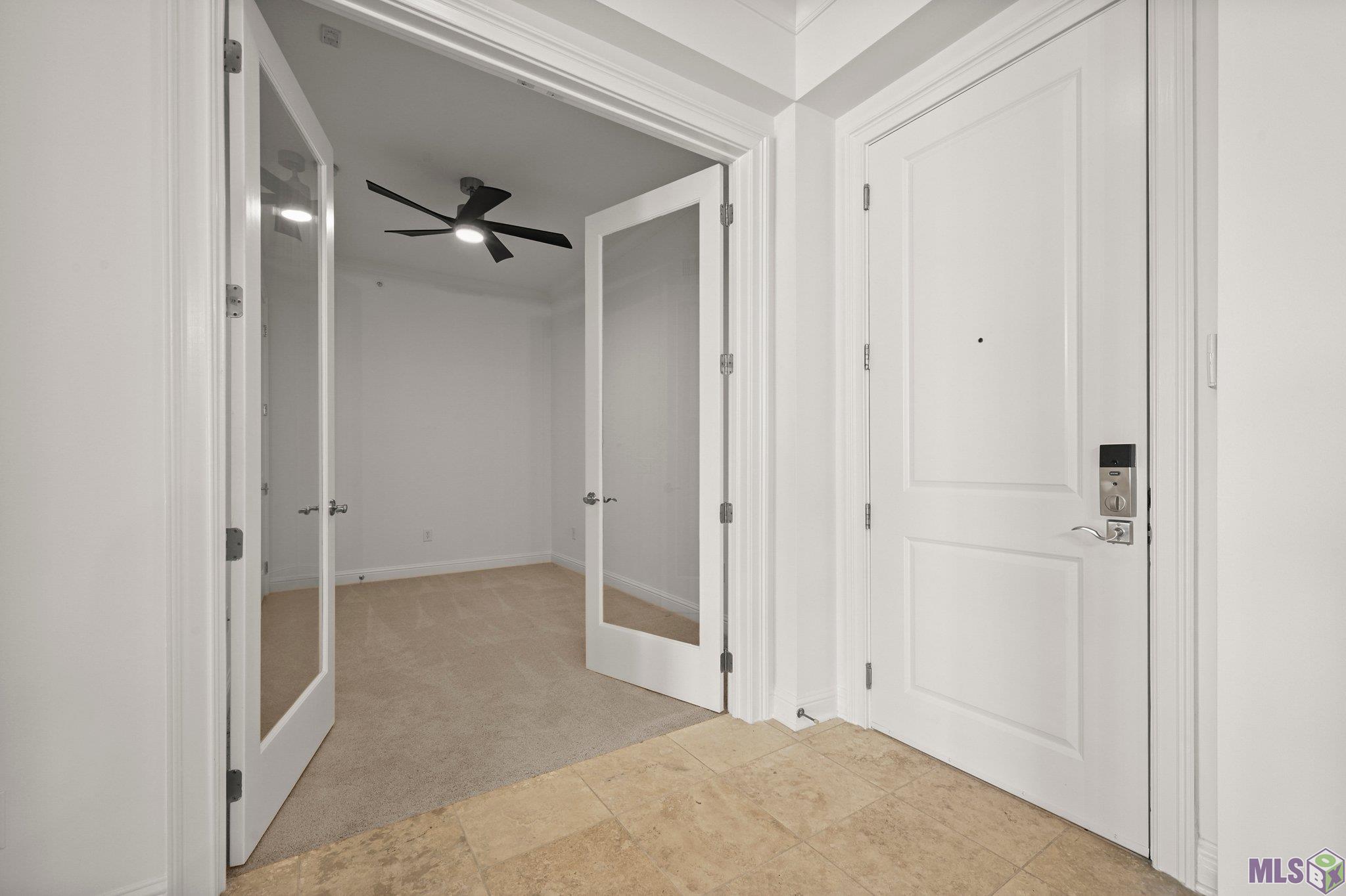 998 Stanford Avenue, Unit 308 Baton Rouge, LA 70808 - Photo 8 of 15 Foyer and Office