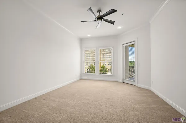 $3,000 | 998 Stanford Avenue, Unit 308, Baton Rouge, LA 70808