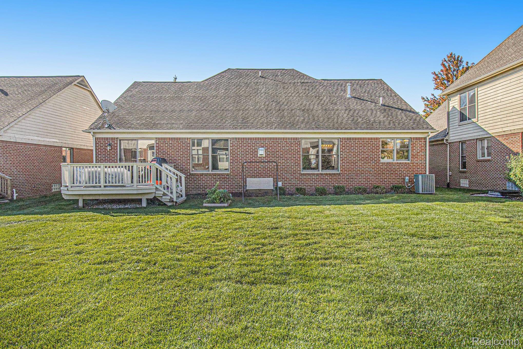 41568 Thoreau Ridge Novi, MI 48377 - Photo 30 of 36 IMG_9195.jpg