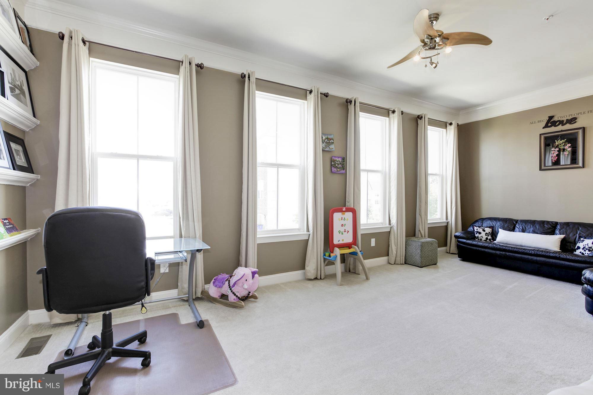 9866 Garden Ranges Laurel, MD 20723 - Photo 14 of 30 Living Room