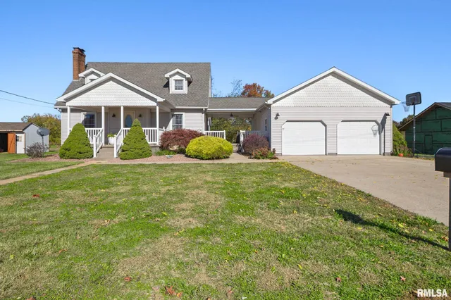 $149,900 | 104 East Locust Street, Galatia, IL 62935