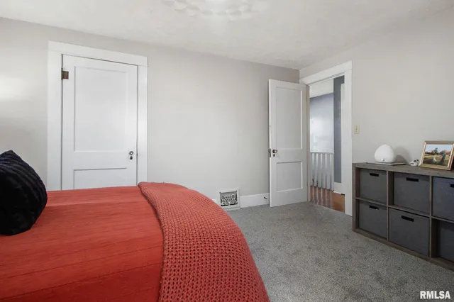 $149,900 | 104 East Locust Street, Galatia, IL 62935