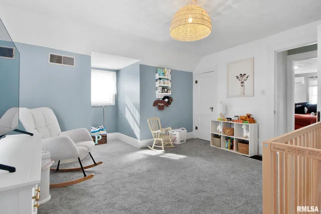 $149,900 | 104 East Locust Street, Galatia, IL 62935