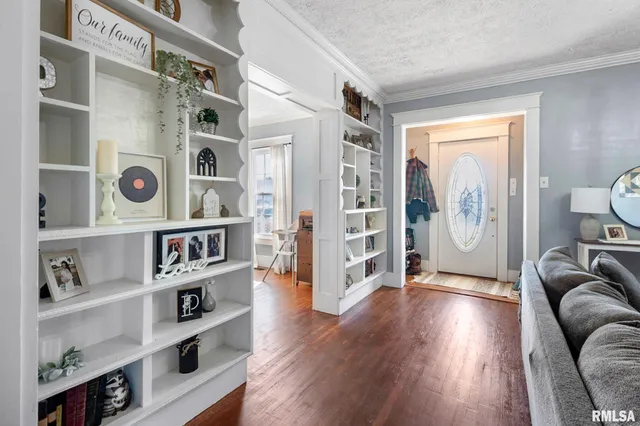 $149,900 | 104 East Locust Street, Galatia, IL 62935