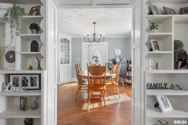 $149,900 | 104 East Locust Street, Galatia, IL 62935