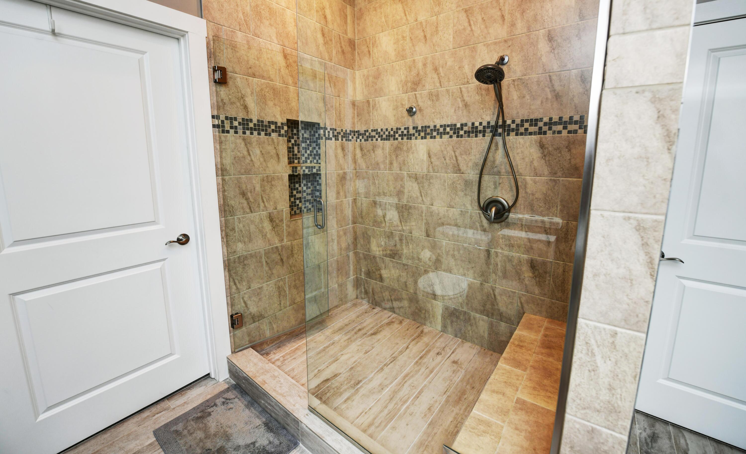 3481 Snouffer Road Columbus, OH 43235 - Photo 18 of 41 En Suite Bath