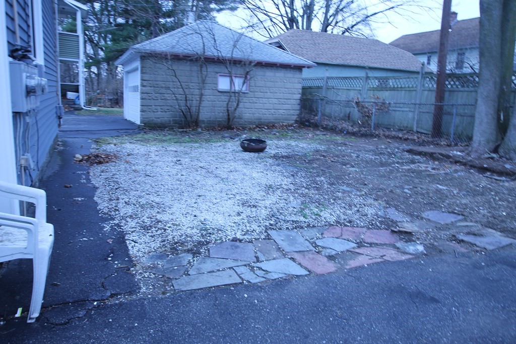 76 Longfellow Road Worcester, MA 01602 - Photo 4 of 22 Gallery Image 4