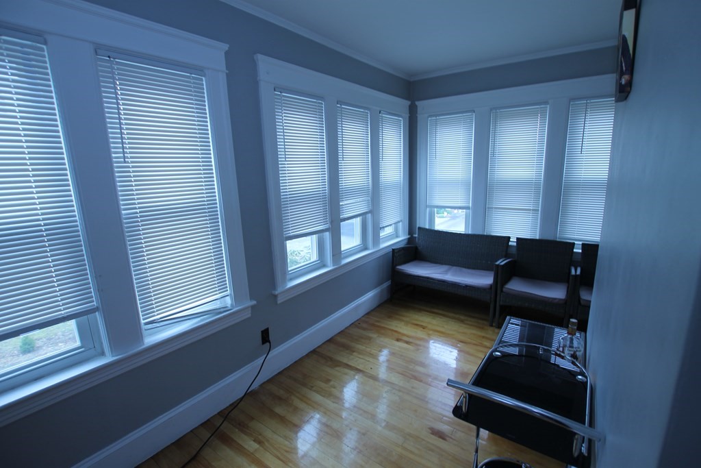 76 Longfellow Road Worcester, MA 01602 - Photo 7 of 22 Gallery Image 7
