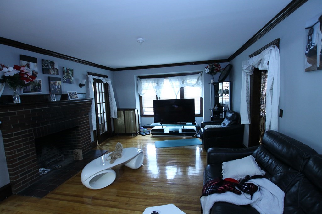 76 Longfellow Road Worcester, MA 01602 - Photo 8 of 22 Gallery Image 8