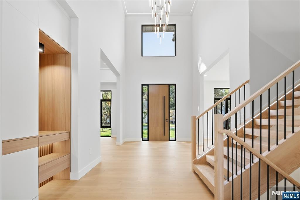 295 Schraalenburgh Road Haworth, NJ 07641 - Photo 2 of 37 Gallery Image 2