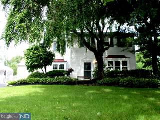 35 Signal Hill Road Holland, PA 18966 - Photo 1 of 6 Gallery Image 1