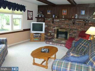 35 Signal Hill Road Holland, PA 18966 - Photo 4 of 6 Gallery Image 4
