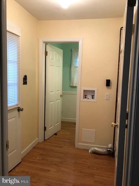 40 Clay Slate Road Oley, PA 19547 - Photo 14 of 20 Laundry room with powder room