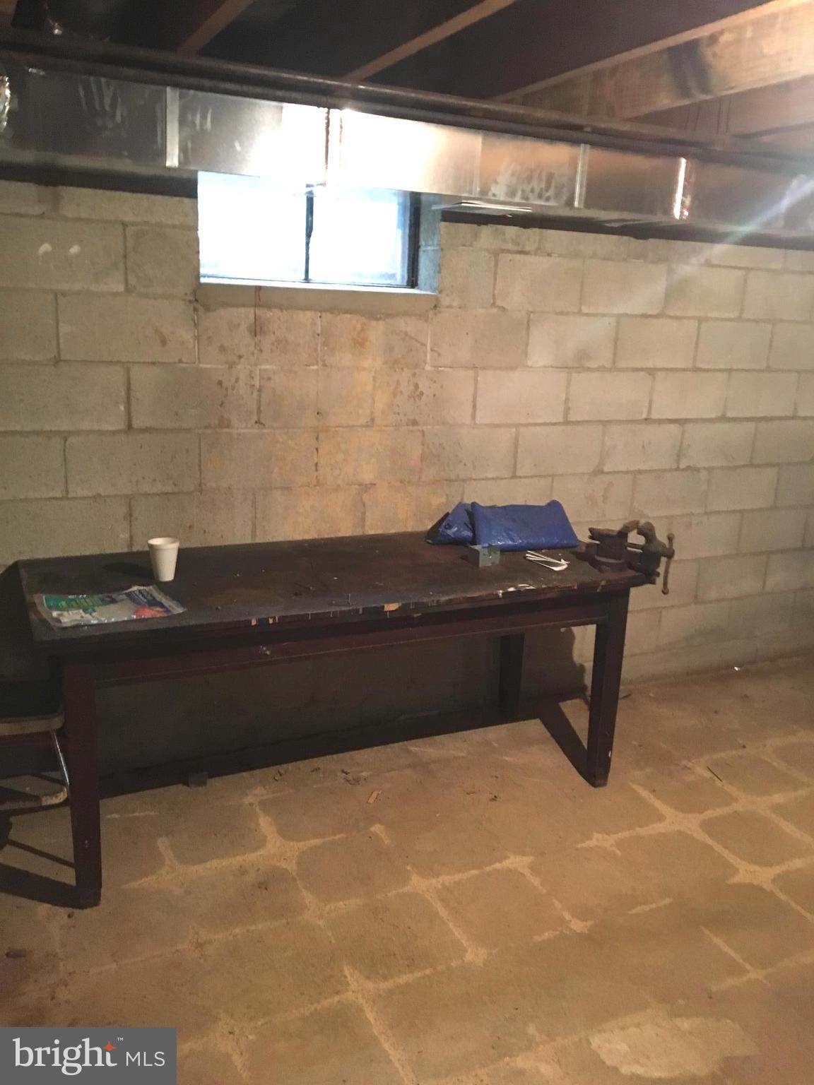 503 Shipley Road Linthicum Heights, MD 21090 - Photo 7 of 10 Work Table