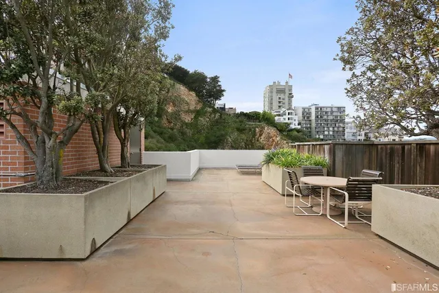 $729,000 | 101 Lombard Street, Unit 22W, San Francisco, CA 94111